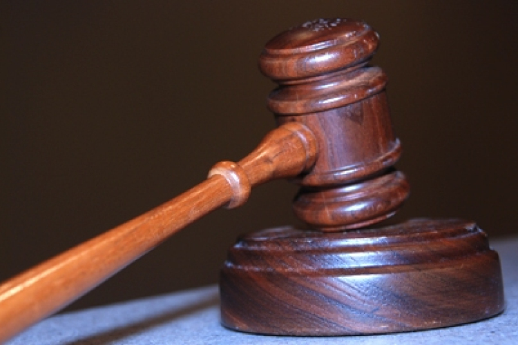 Világháborús robbanóanyagokat gyűjtése miatt emeltek vádat hat férfi ellen